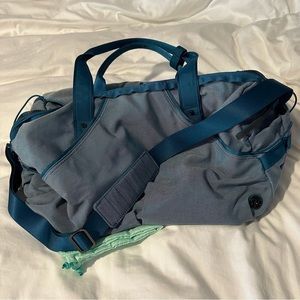 Lululemon duffel bag teal EUC